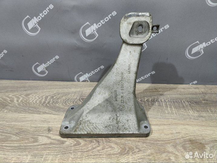 Кронштейн двигателя правый Bmw X5 E53 M54B30 2006