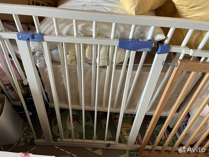 Ворота безопасности на лестницу в проем