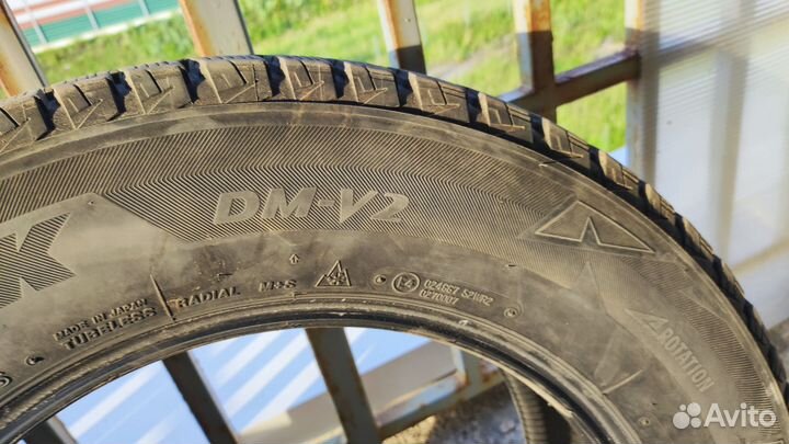 Bridgestone Blizzak DM-V2 225/65 R17 102S