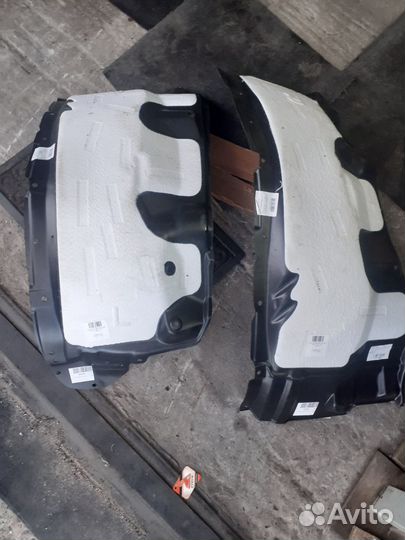 Передние подкрылки тоета лендкрузер 300