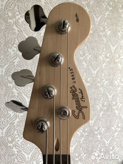 Бас-гитара Fender Squier Jazz Bass + Ampeg BA108