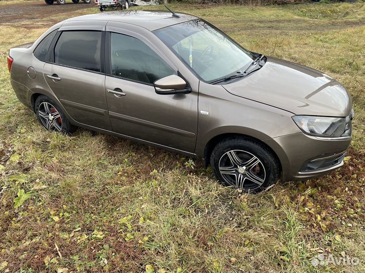 LADA Granta 1.6 МТ, 2019, 106 000 км