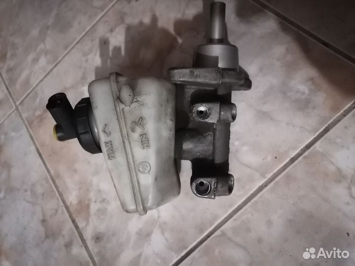 Главный Тормозной цилиндр рено Логан без абс