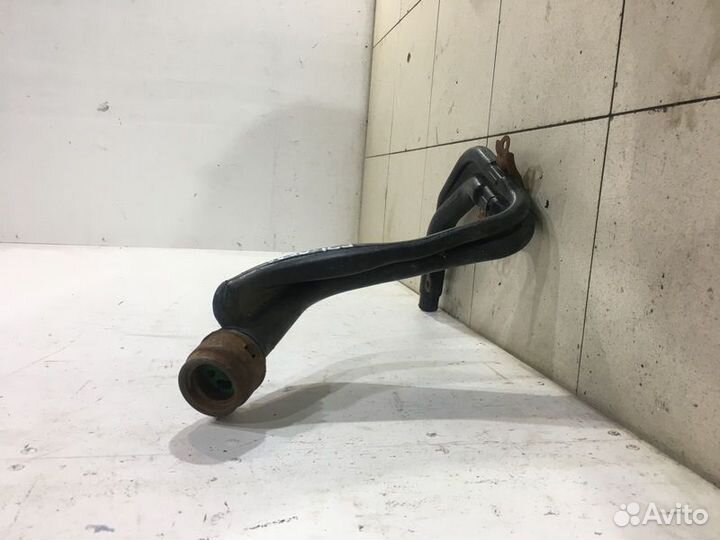 Топливно-заливная горловина