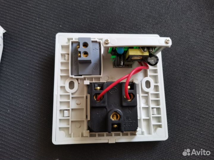 Выключатель универсальный розетка USB