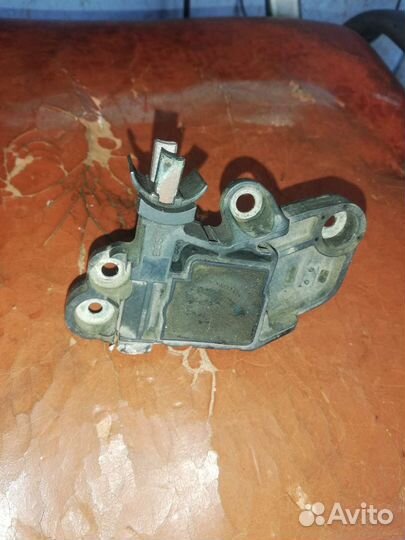 Регулятор напряжения генератора Лада Ларгус