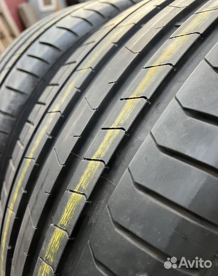 Pirelli P Zero PZ4 255/40 R21