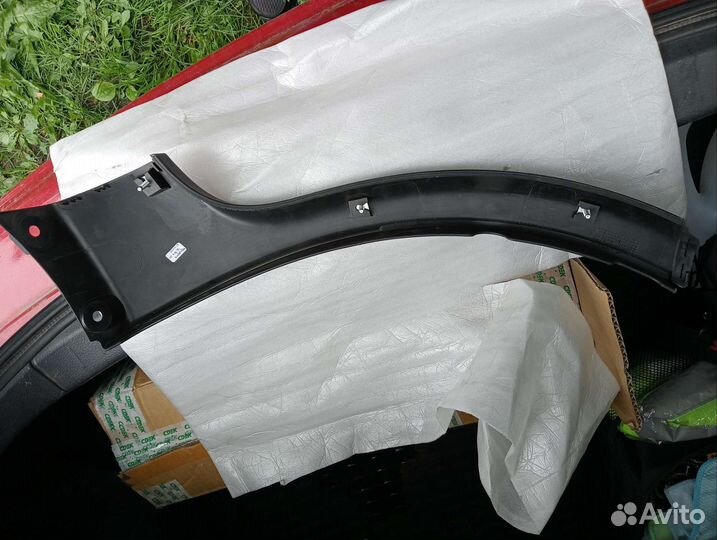 Накладка переднего бампера правая Suzuki SX4