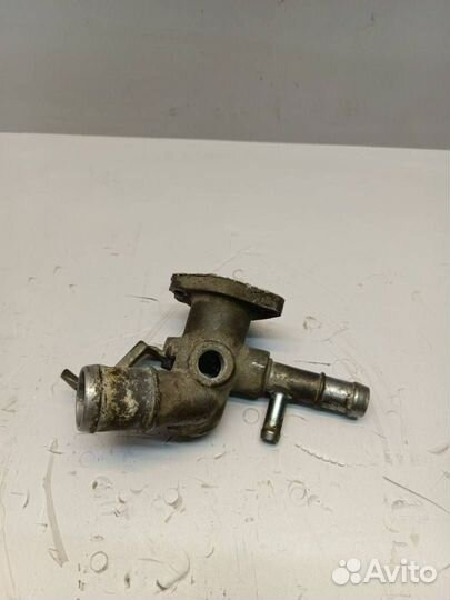 Фланец (тройник) системы охлаждения Kia Rio 3 JB