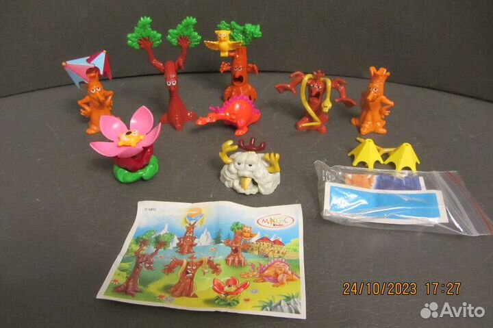 Киндер 2000 редкая серия из серии замок