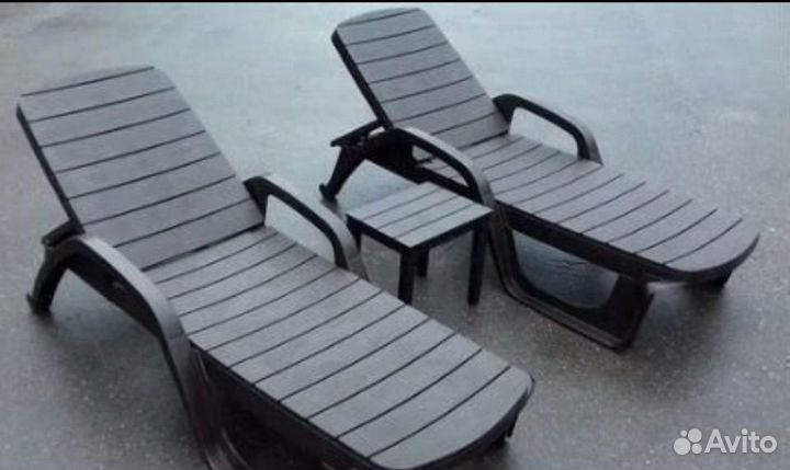 Шезлонг лежак пластиковый