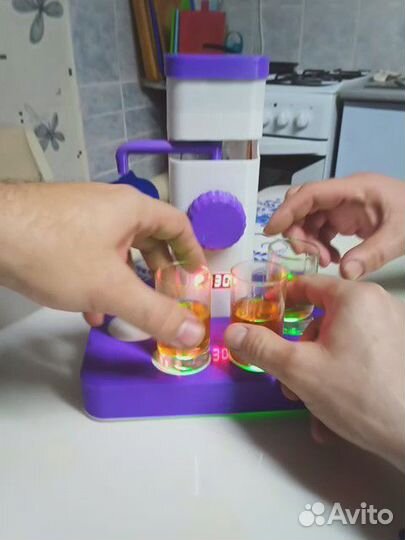 Робот-наливатор дозатор напитков