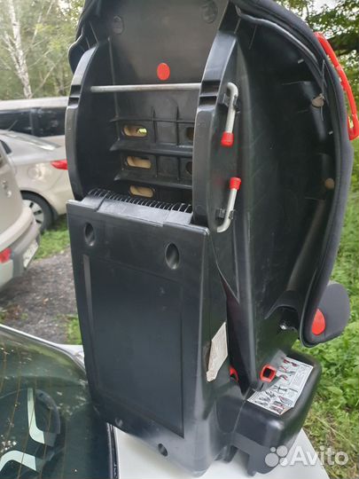 Автомобильное кресло