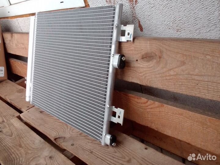 Рено Логан. Дастер, Сандеро радиатор кондиционера