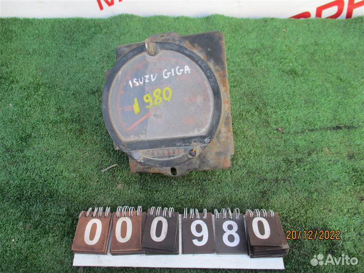 Панель приборов Isuzu Giga CXZ71J 10PD1 1993