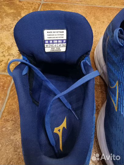 Mizuno Wave rider 26