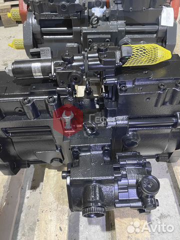 Основной насос Kobelco SK200srlc YB10V00001F1