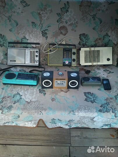 Кучка радио и мп3 и катушечный и касетный магнито