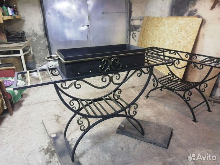 Мангал с подставкой и дровницой