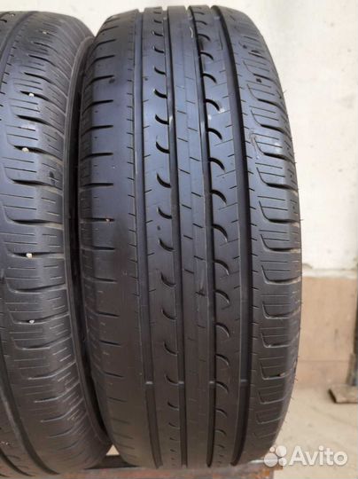 Goodyear EfficientGrip SUV 4x4 215/60 R17 96H