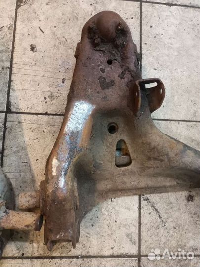 Нижние рычаги Chevrolet Blazer S15