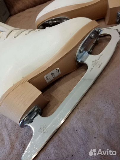 Фигурные коньки risport