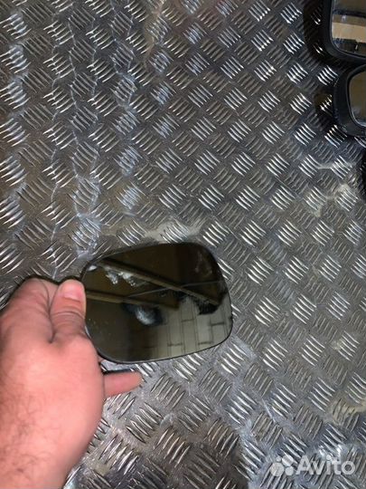 Зеркальный элемент с подогревом передний левый