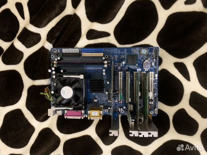 Материнская плата с процессором