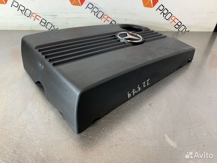 Декоративная крышка двигателя Mercedes C-Class