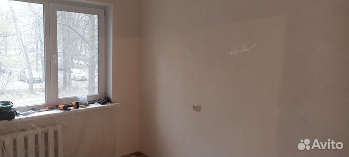 Штукатурка стен, шпатлёвка, обои