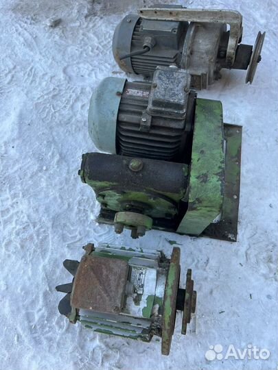 Электродвигатель с редуктором