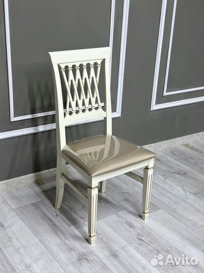 Комплект стол и стулья. В наличии