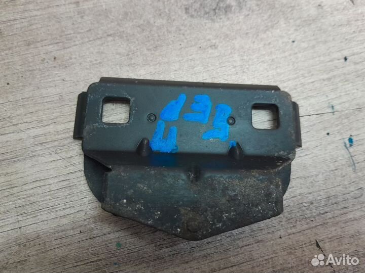 Ответная часть замка багажника Citroen Berlingo I