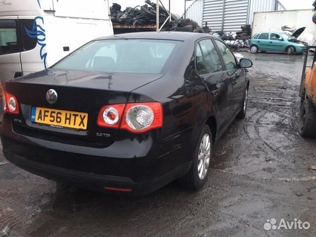 Разбор на запчасти Volkswagen Jetta 5