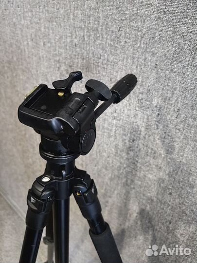 Штатив для фото/видеокамер