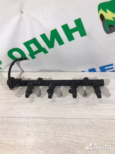 Рейка топливная (рампа) с форсунками VW-Фольксваг