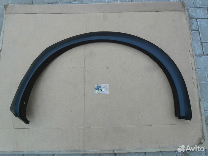 Молдинг крыла зад правый Infiniti QX56/QX80 10-14