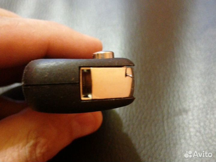 Ключ с гравировкой выкидной корпус автомобильного