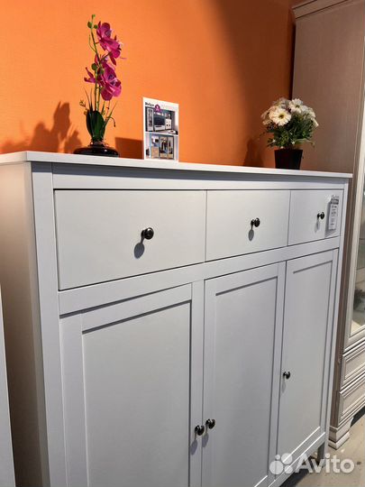 Тумба Хельга под тв