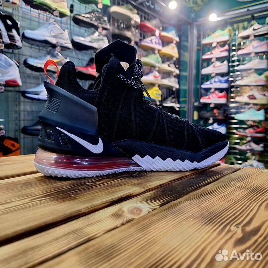 Кроссовки Nike LeBron 18