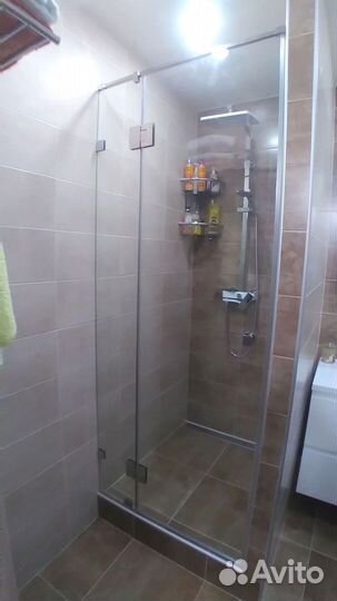 Душевая кабина из стекла