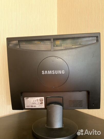 Монитор Samsung syncmaster 943n