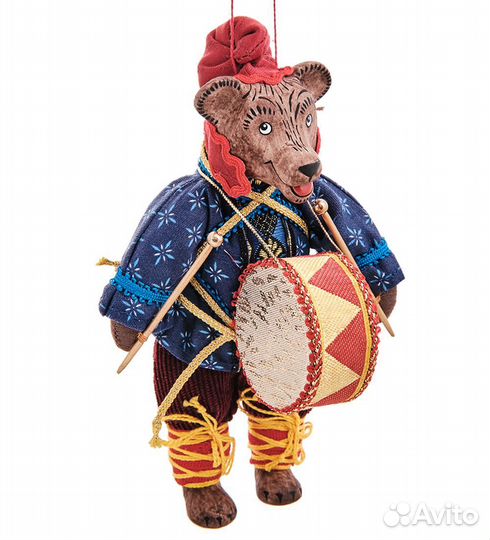 Кукла подвесная Медведь в колпаке с барабаном A2189091