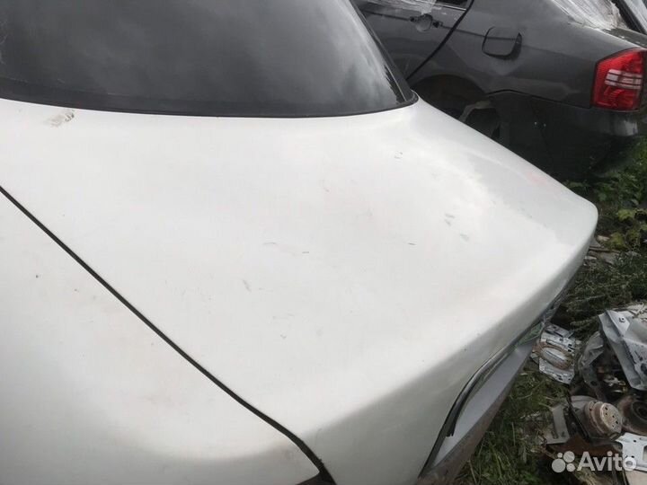 Крышка багажника (Kia Clarus)