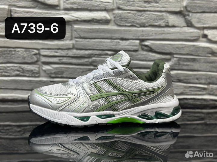 Кроссовки оптом