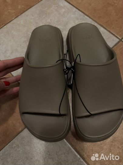 Шлепки на высокой платформе Zara