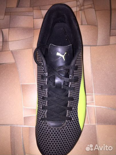 Футбольные бутсы puma