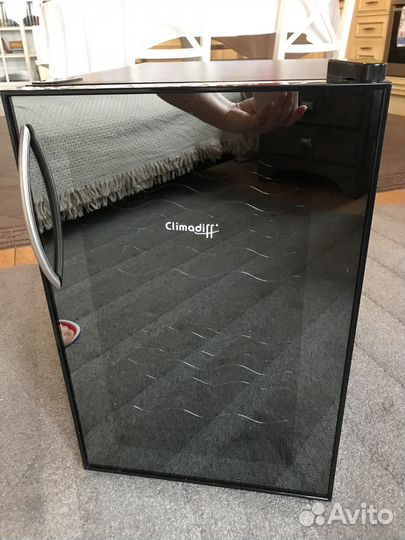 Винный холодильник шкаф