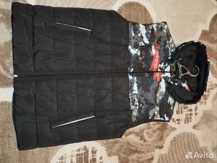 Жилетка мужская утепленная с капюшоном