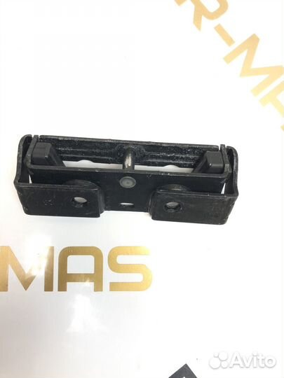 Ответная часть замка пятой двери Range Rover